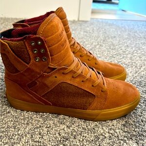 LIKE NEW SUPRA MUSKA BROWN SUEDE SNEAKER